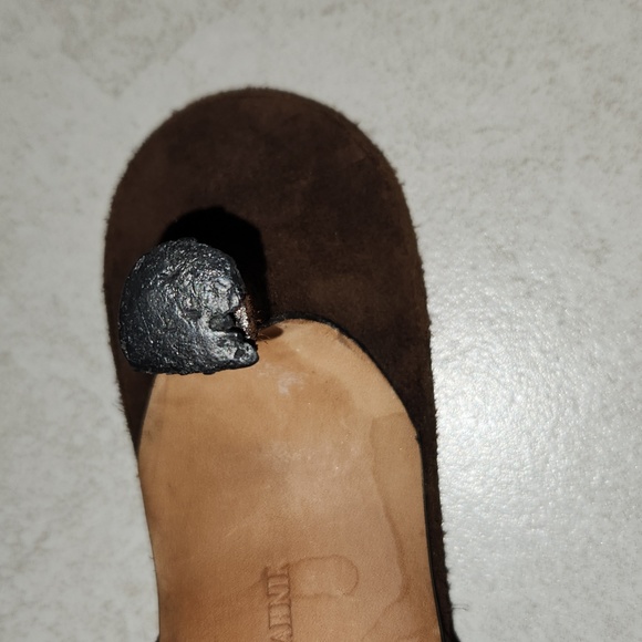 Manolo Blahanik Brown Suede Kitten Heels- Authentic - Picture 6 of 10